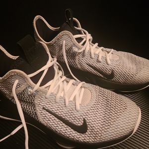 Size 9.5 - Nike LeBron Witness 4 White Black
